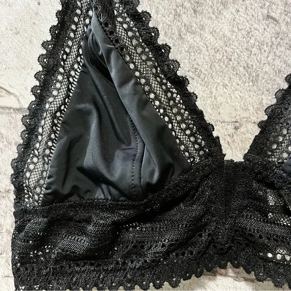 LIKE NEW Garage Black Lace Trim Bra/ Bralette P/S - Picture 13 of 13